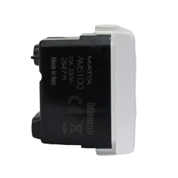 Toma Seguridad 2P+T 10A 250 Blanca Matix AM5100 2
