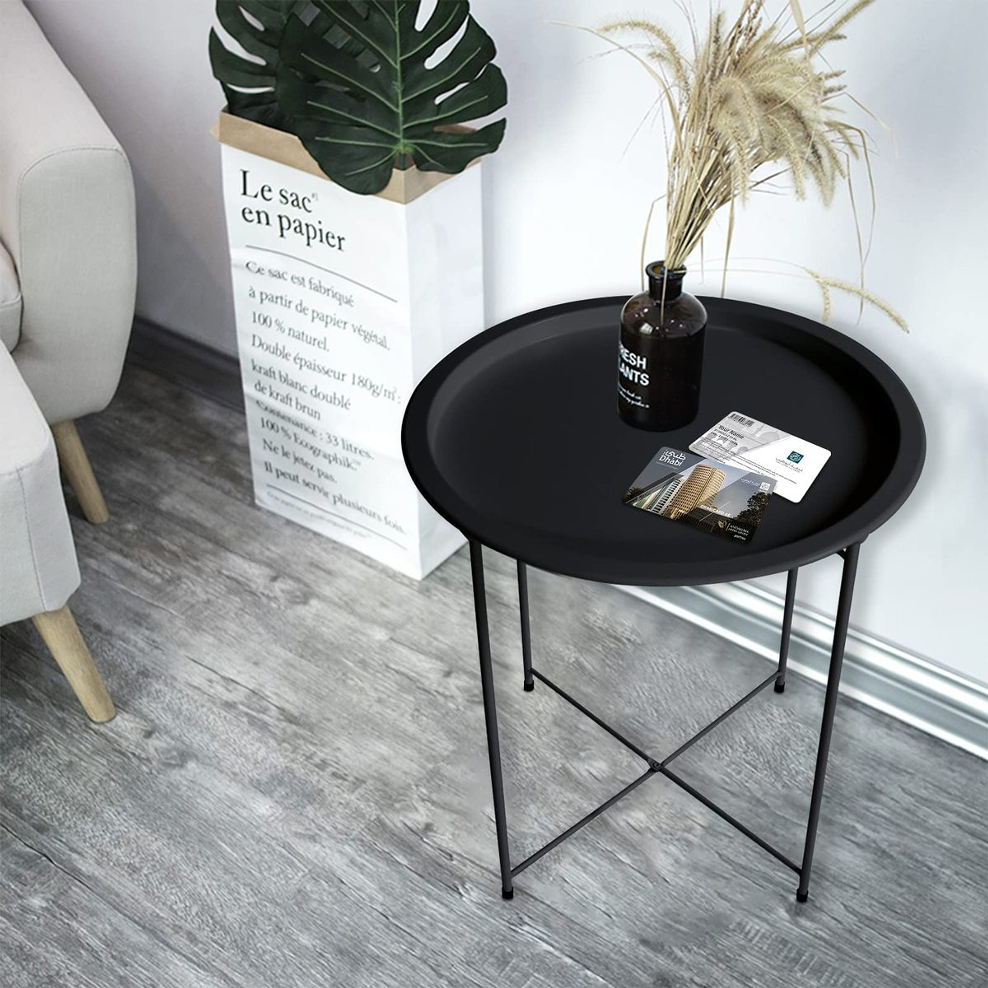 Mesa Auxiliar Redonda de Metal con Diseño Minimalista  4