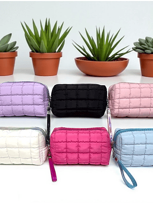 Cosmetiquera Fashion Puffer Amplia y Correa Brillante