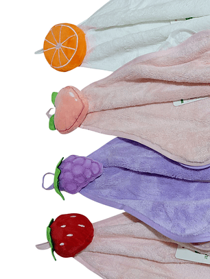 4 toallas de mano de colores y diseños