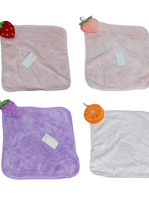 4 toallas de mano de colores y diseños