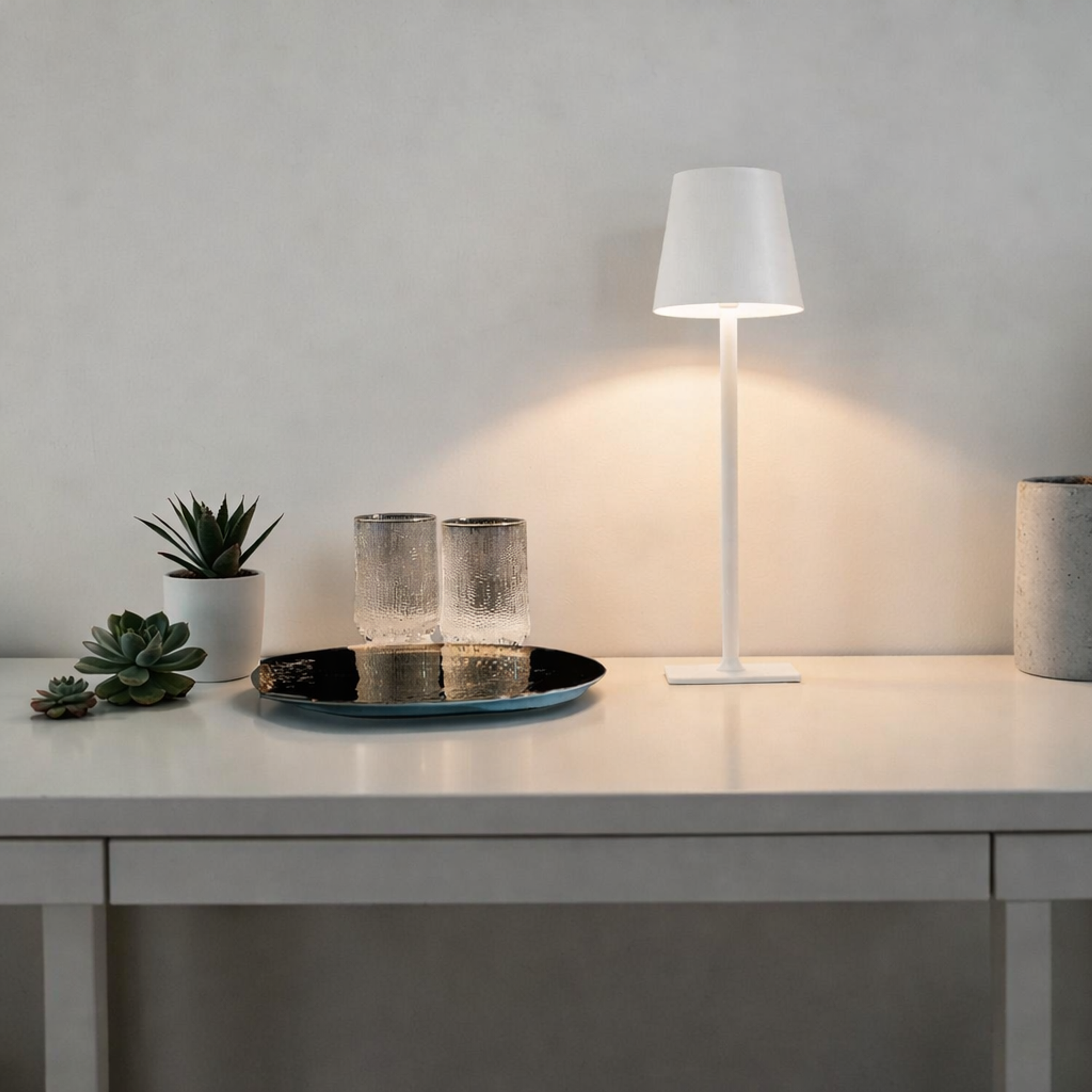 LAMPARA LED DE ESCRITORIO - BLANCO Y NEGRO  1