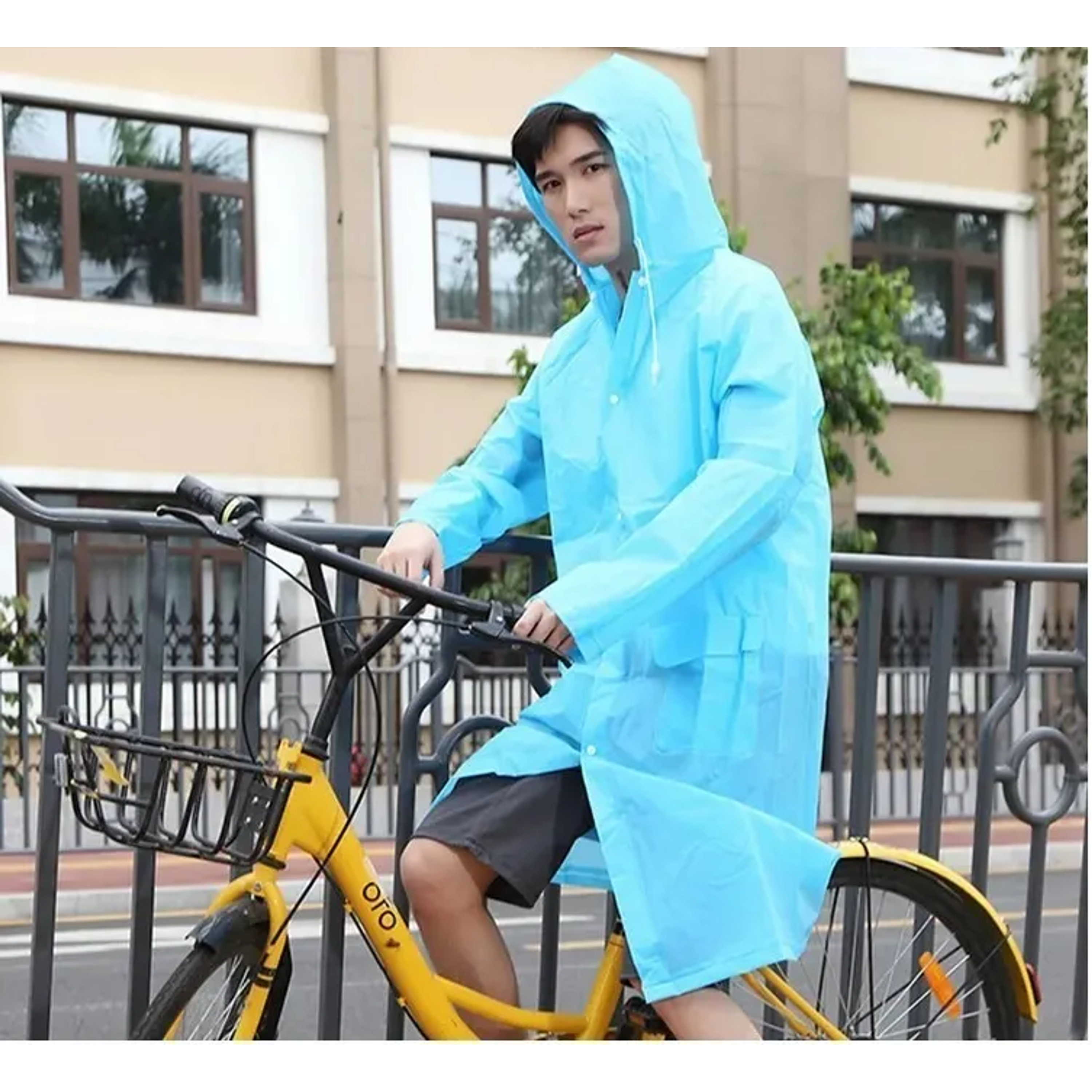 Poncho Ligero Impermeable Con Capucha Y Botones 3