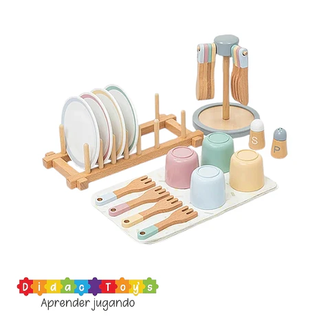 Juego platos de madera, tazas, cubiertos para niños