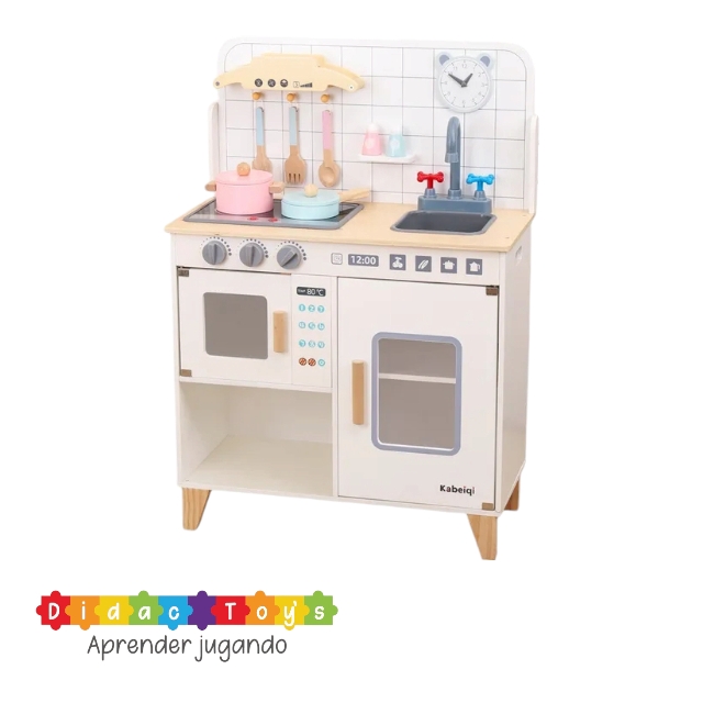 Cocina de madera con accesorios luz y sonido