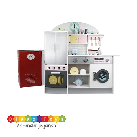 Cocina de madera con refrigerador