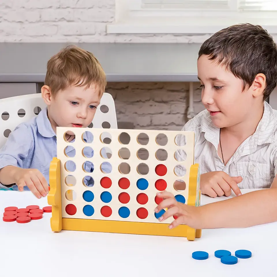 Juego Conecta Cuatro de madera 3