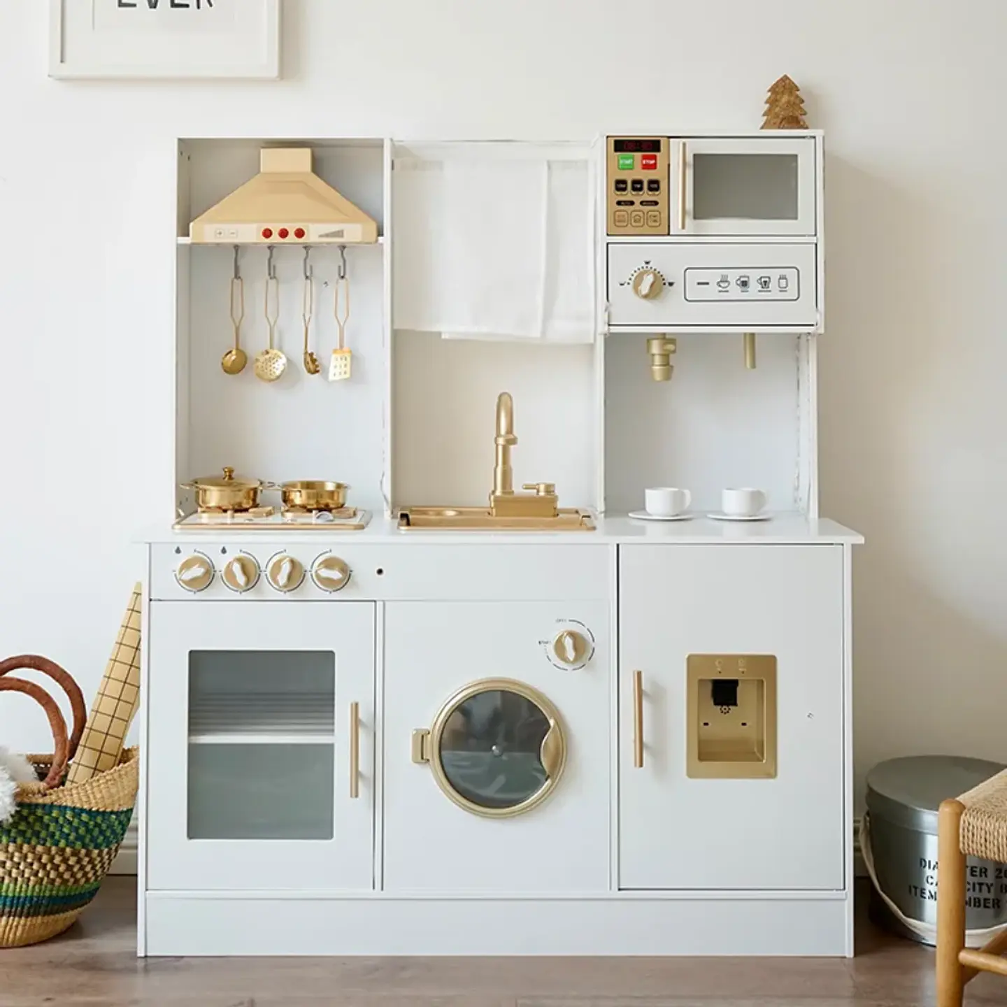 Cocina de madera blanca con flujo de agua Deluxe  4