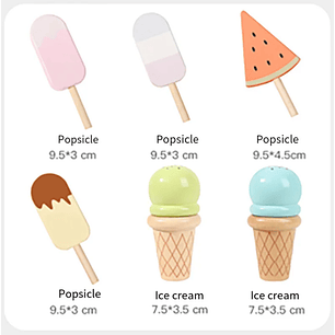 Cocina de madera blanca con refrigerador