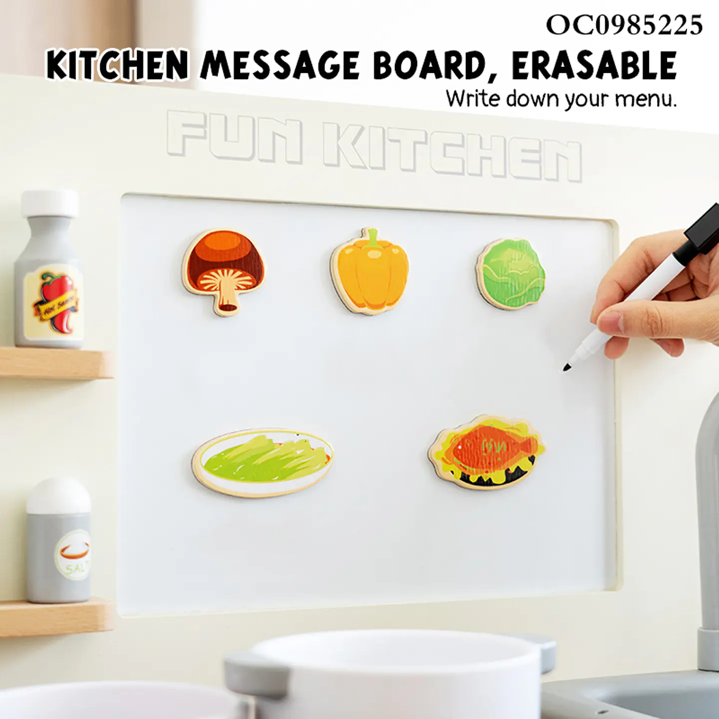 Cocina blanca con flujo de agua  4