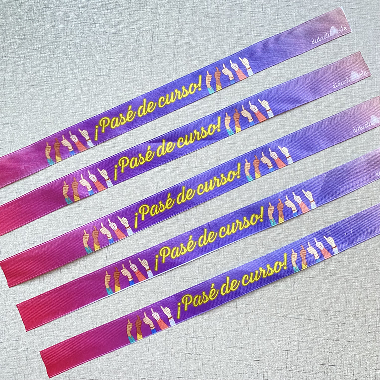 Set de pulseras Pasé de curso 1