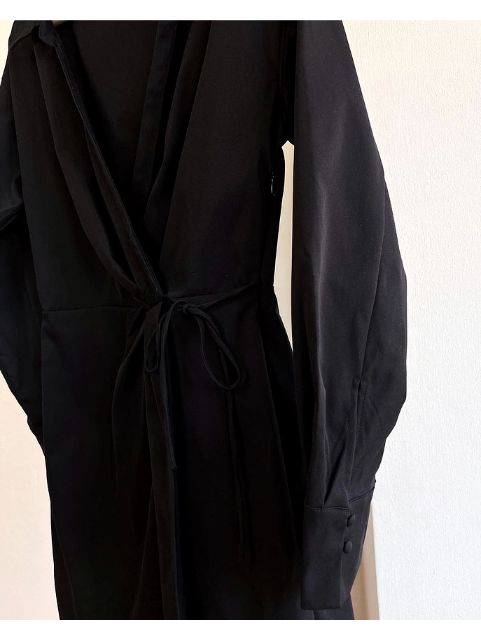 Vestido cruzado negro  3