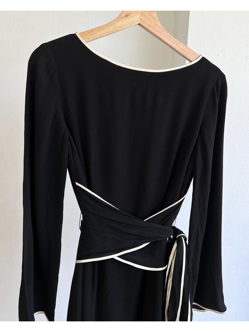 Vestido vintage negro amarra 2