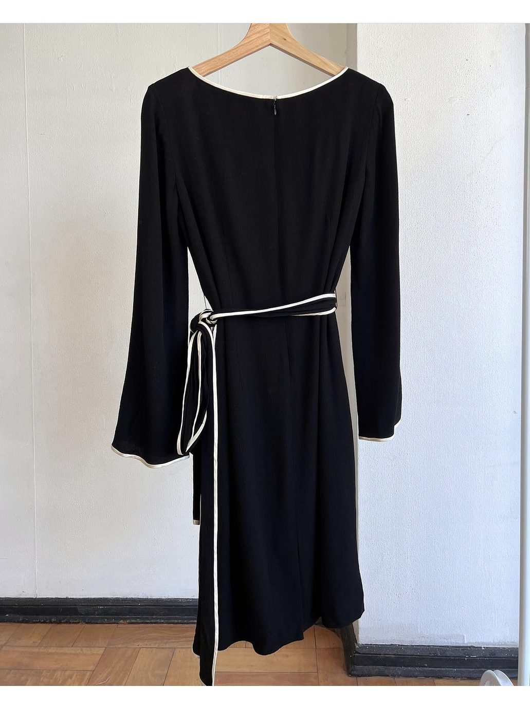 Vestido vintage negro amarra 3