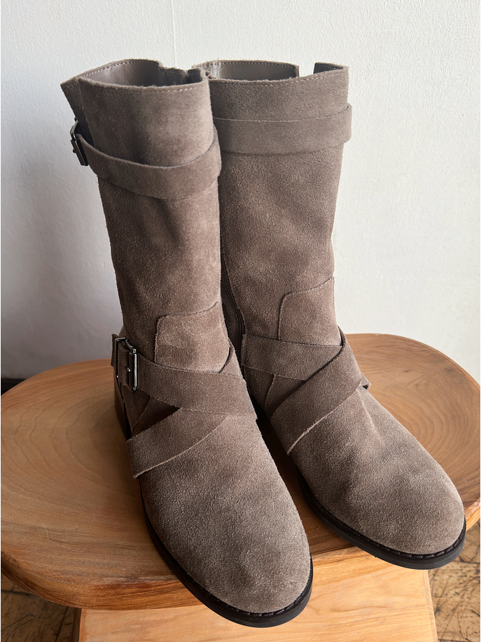 Botas de gamuza café 7