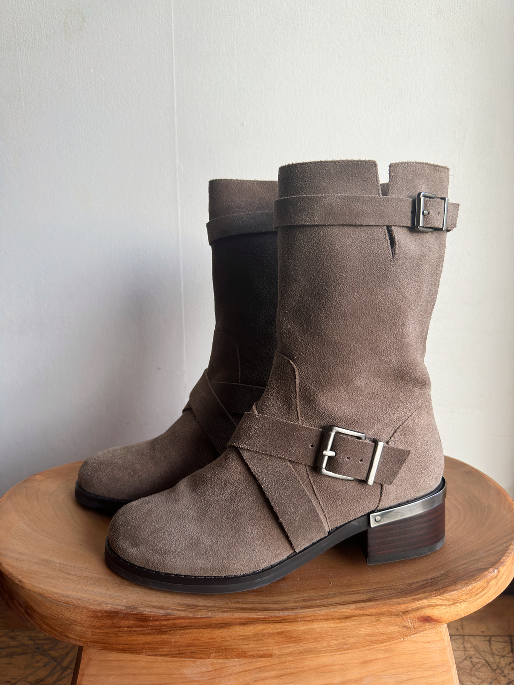 Botas de gamuza café 1