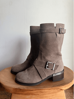 Botas de gamuza café