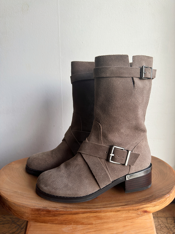Botas de gamuza café 1