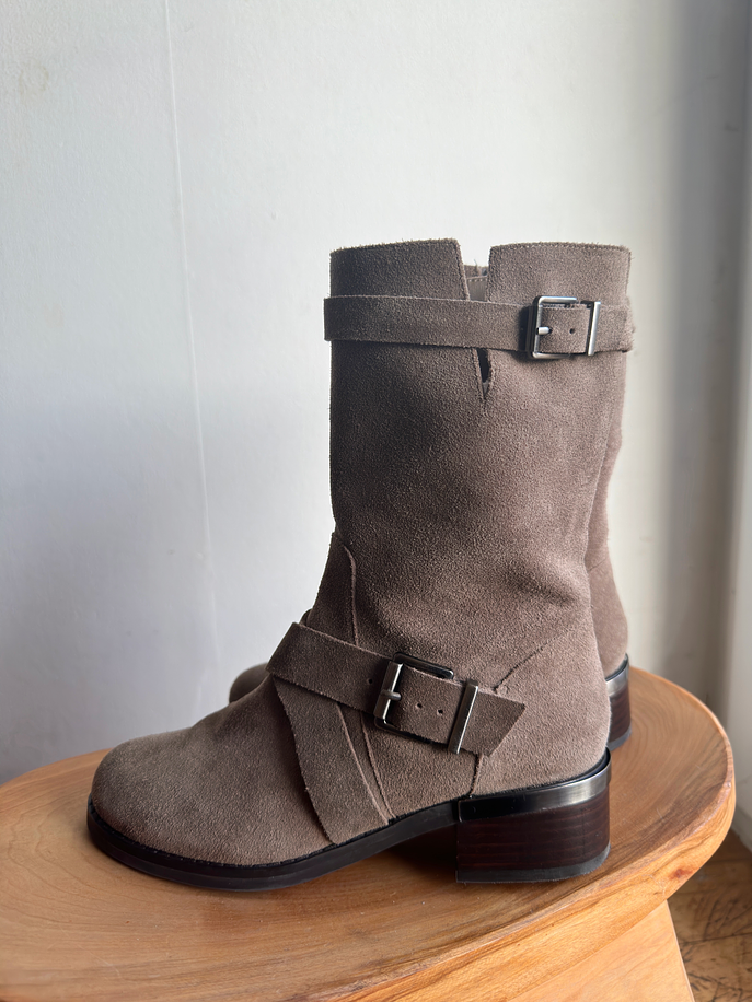 Botas de gamuza café 8