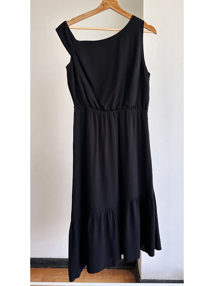 Vestido asimétrico negro  1
