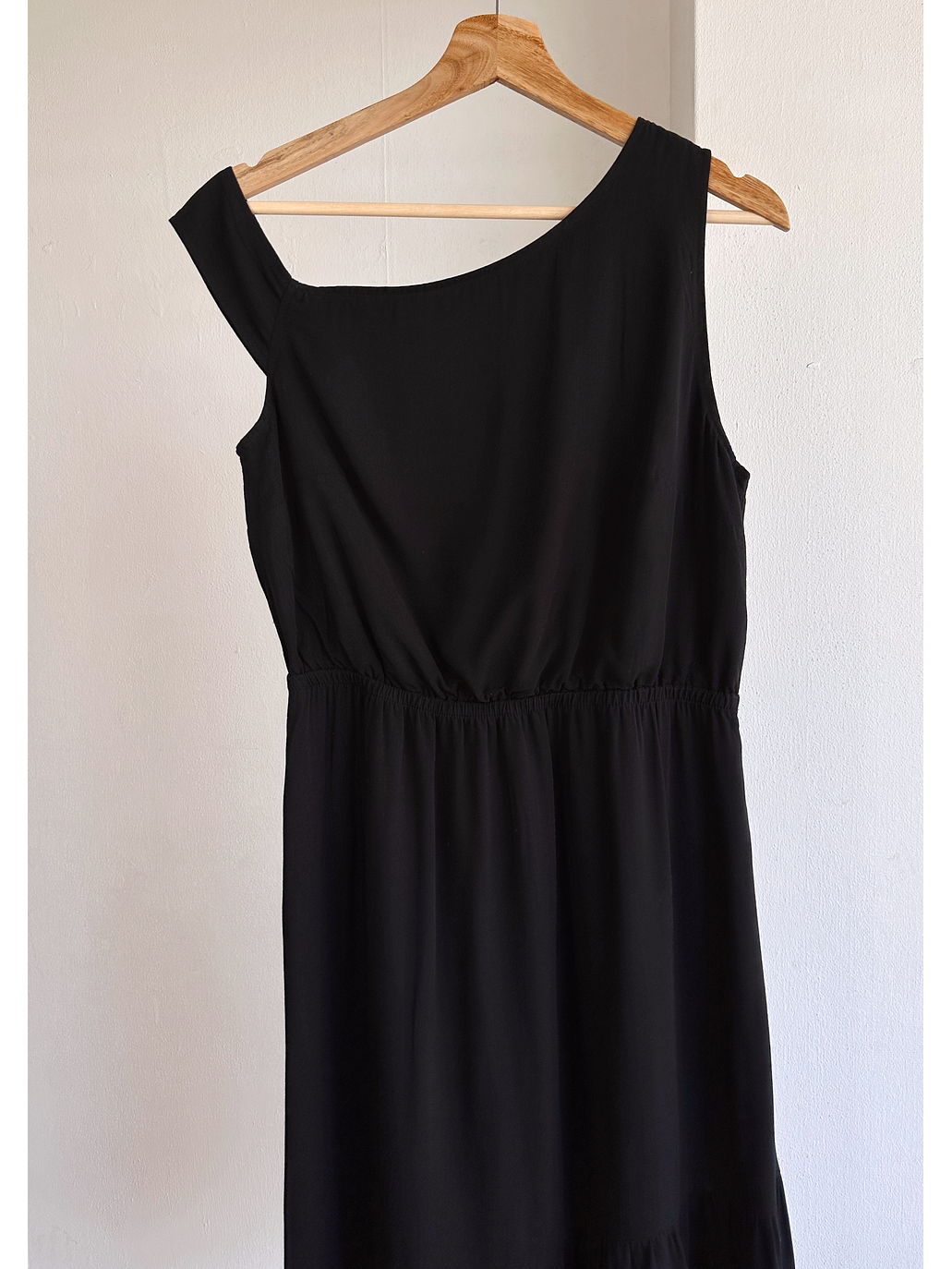 Vestido asimétrico negro  2