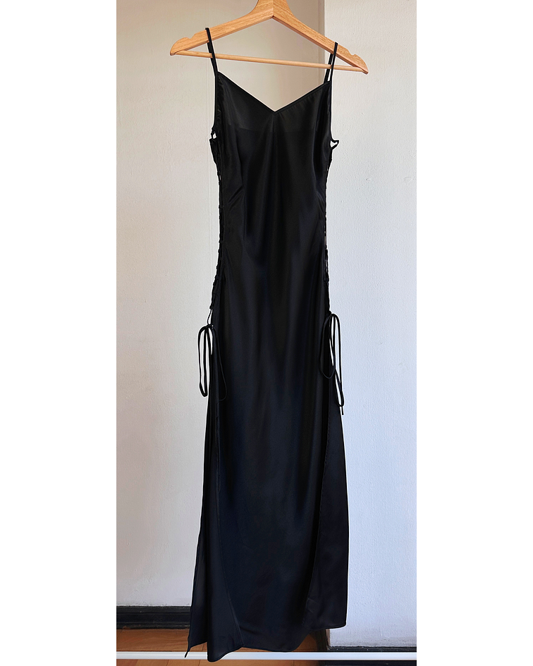 Vestido satinado negro 