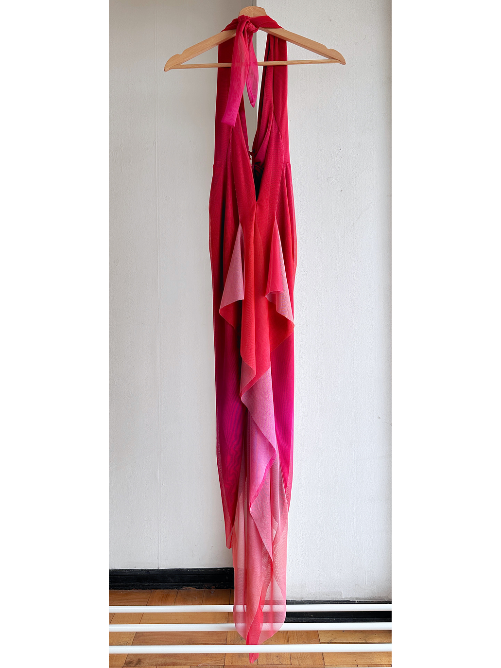 Vestido fucsia malla alta costura 3