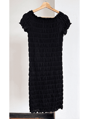 Vestido negro elasticado 
