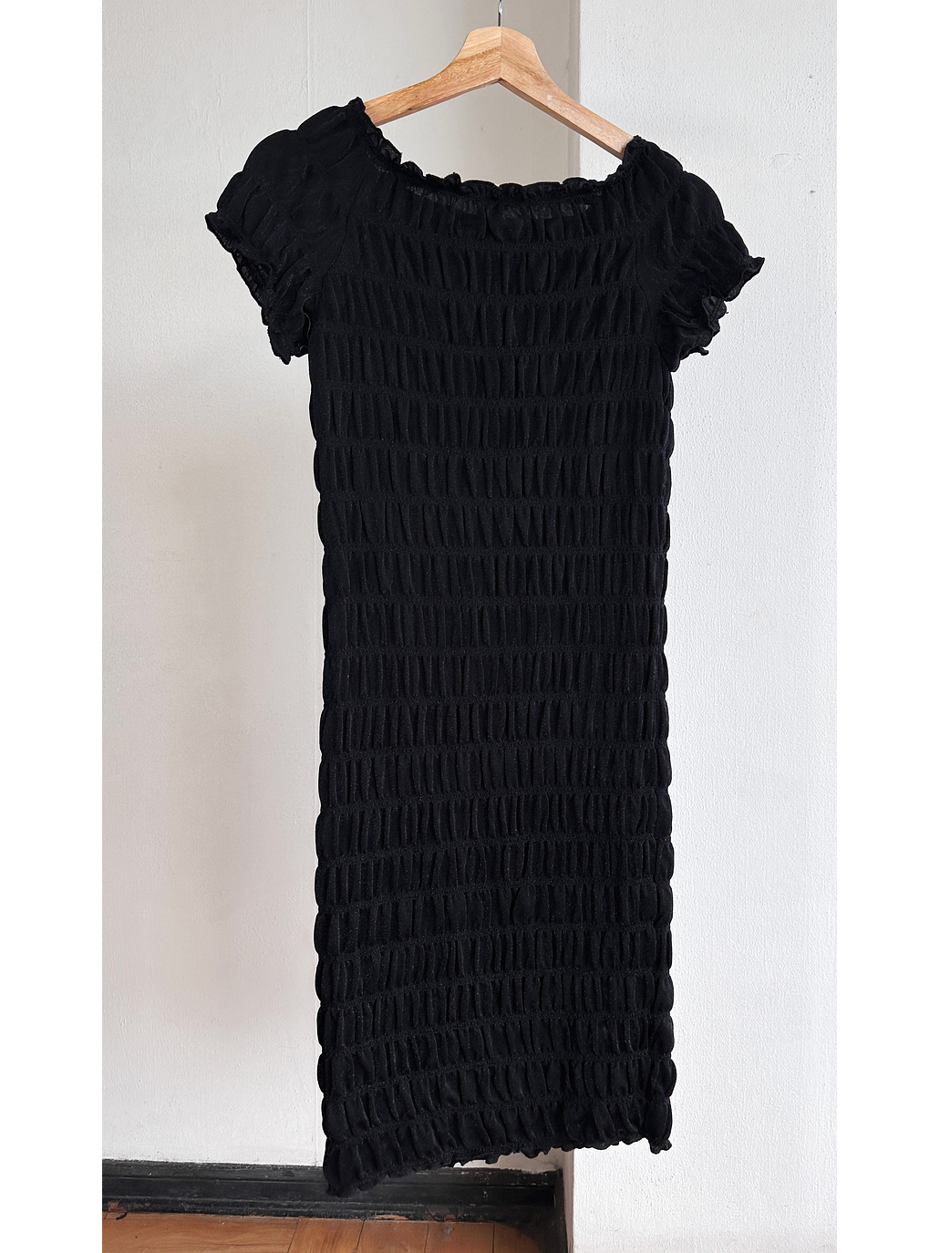 Vestido negro elasticado  3