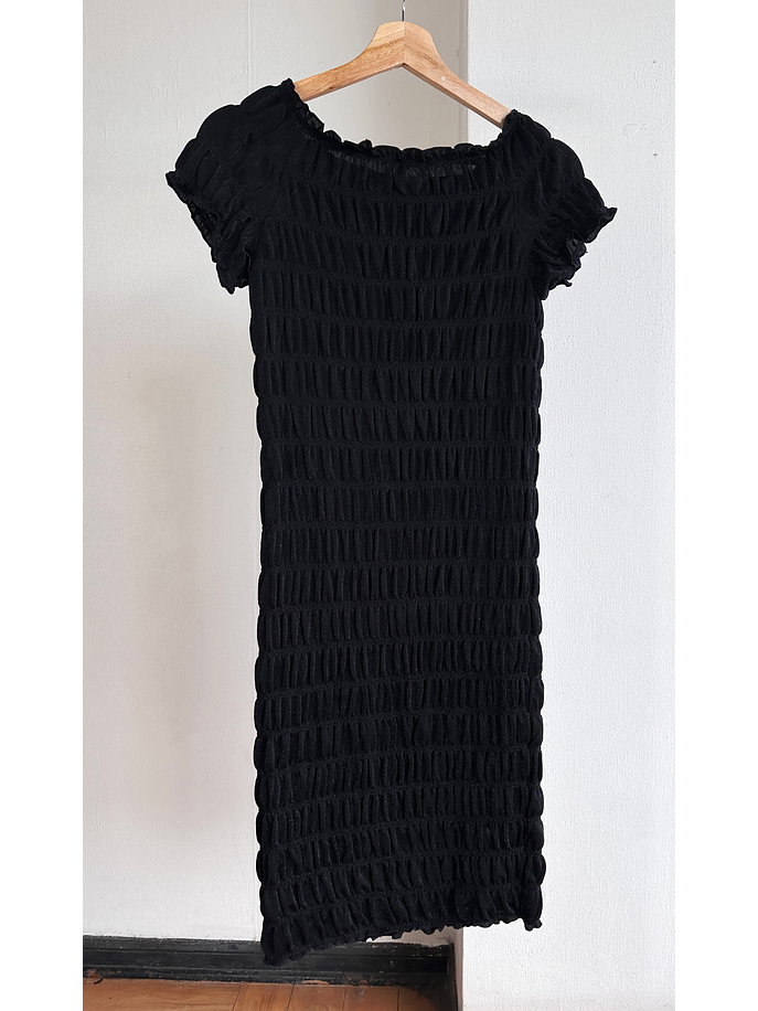 Vestido negro elasticado  3