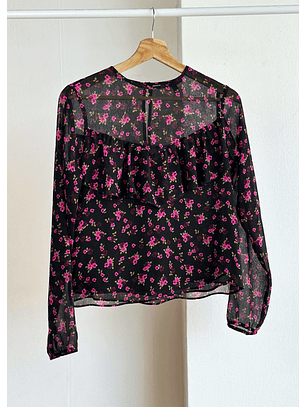 blusa negra floreada 