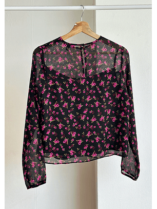 blusa negra floreada 