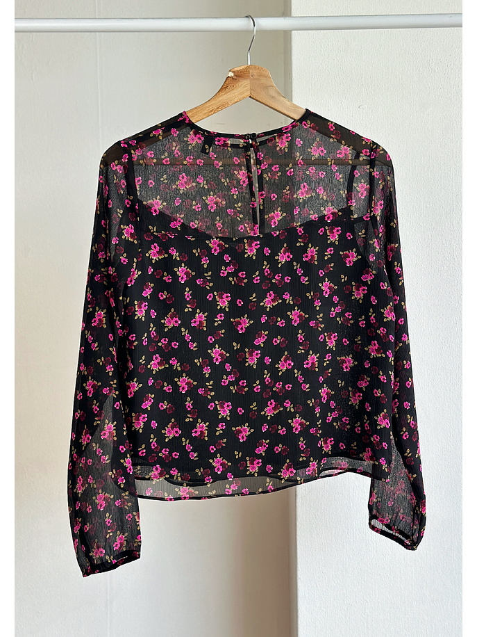 blusa negra floreada  2