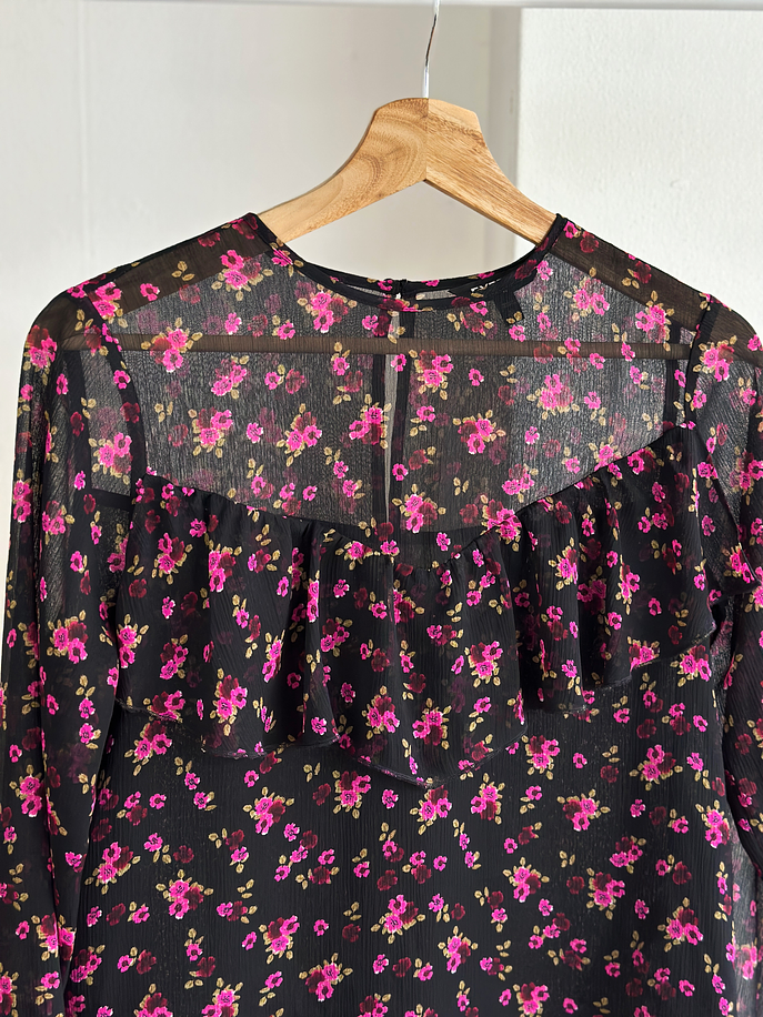 blusa negra floreada  3