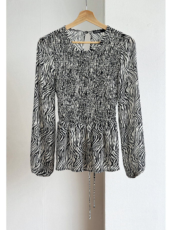 Blusa animal print elasticada  1