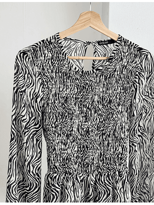 Blusa animal print elasticada 