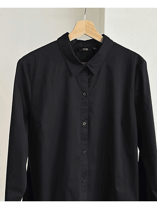 camisa negra básica 