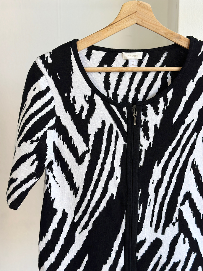 polera animal print con cierre 2