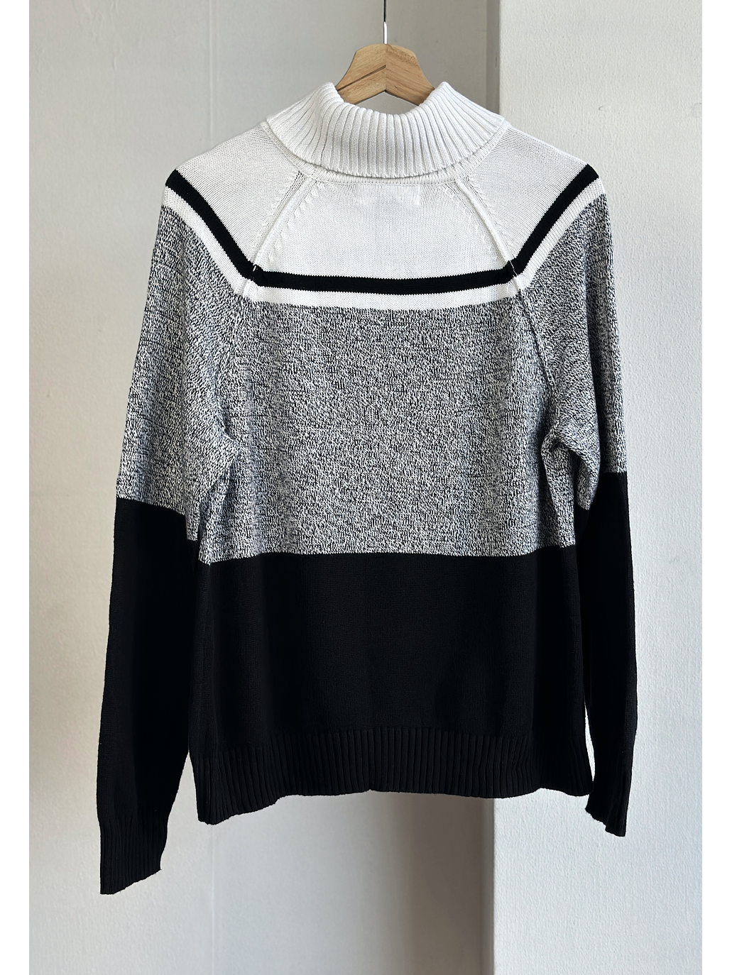 Suéter franjas cuello  3