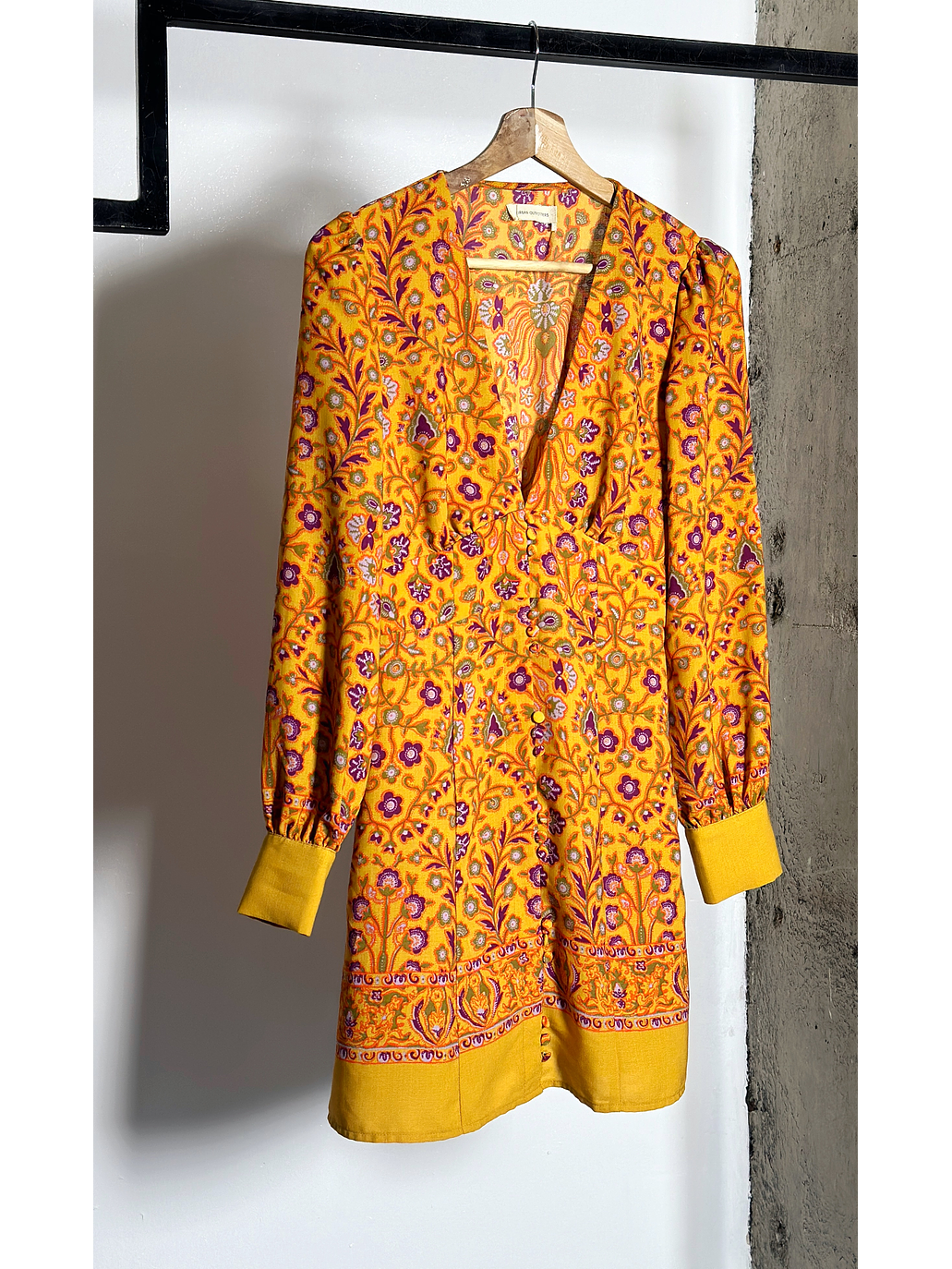 Vestido floreado escotado 1