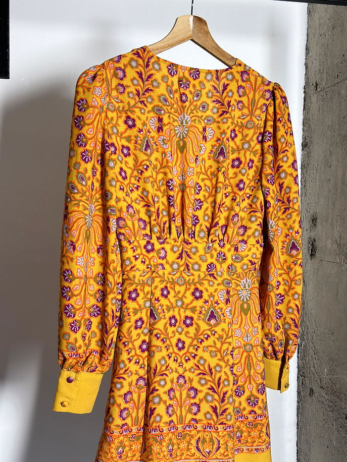 Vestido floreado escotado 3