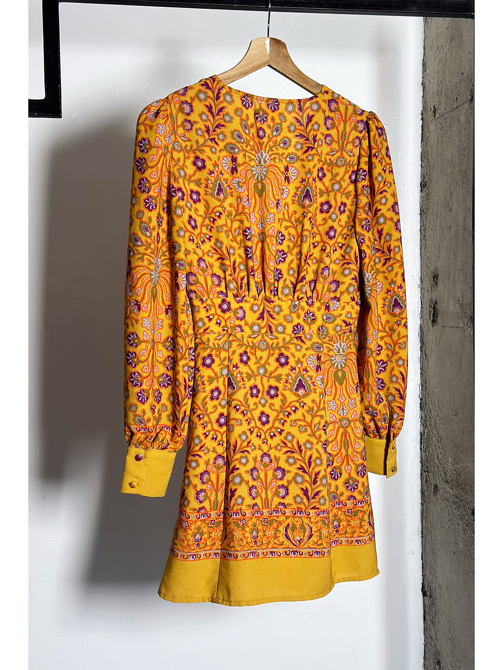 Vestido floreado escotado 4