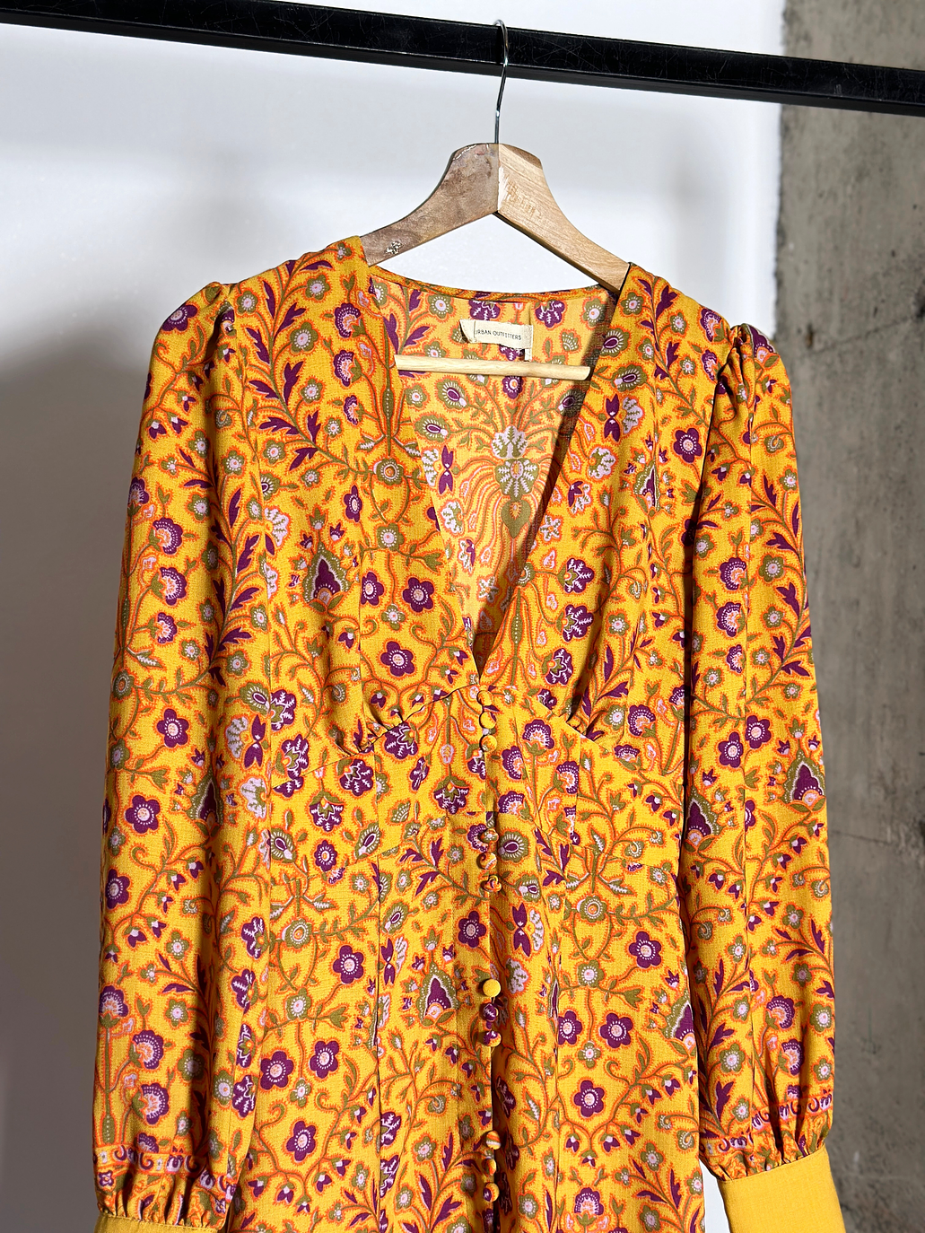 Vestido floreado escotado 5