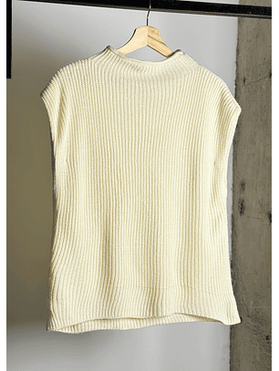 Chaleco crema sin mangas 