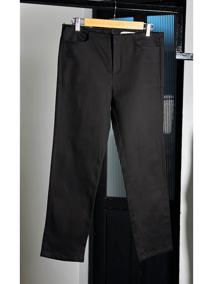 Jeans negro tiro bajo  1