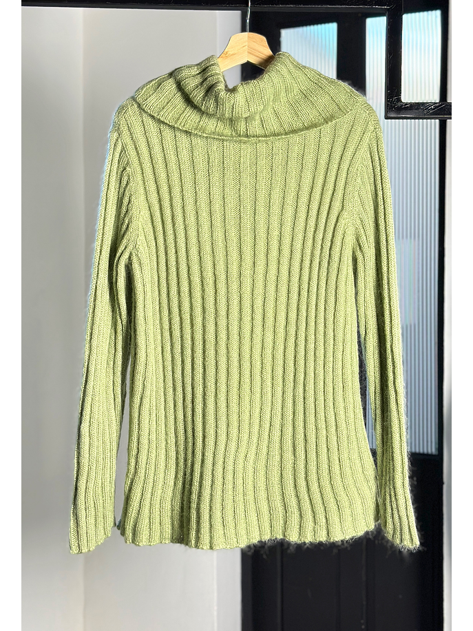 suéter verde acanalado  3
