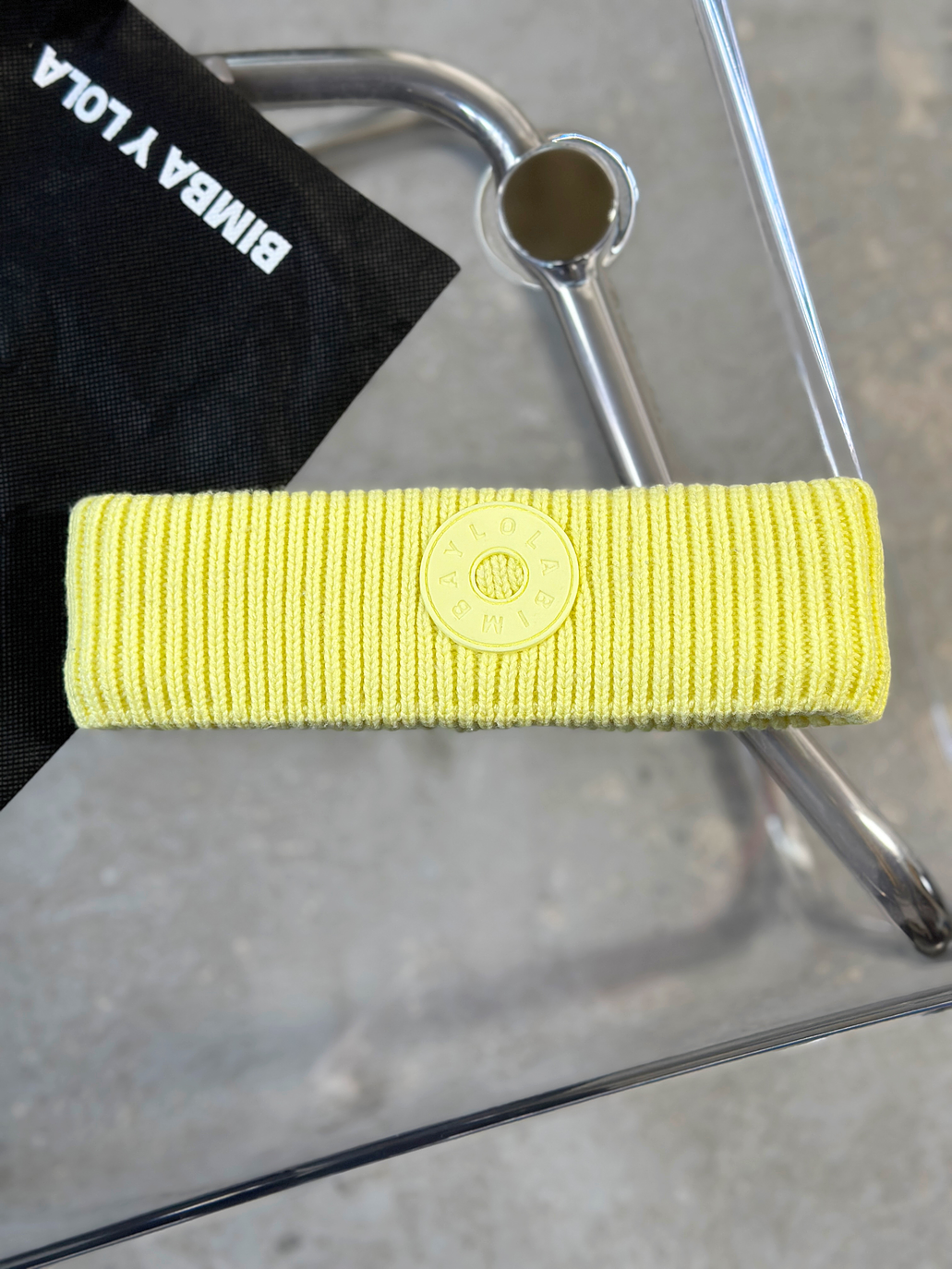 Cintillo/orejera de punto amarilla  1
