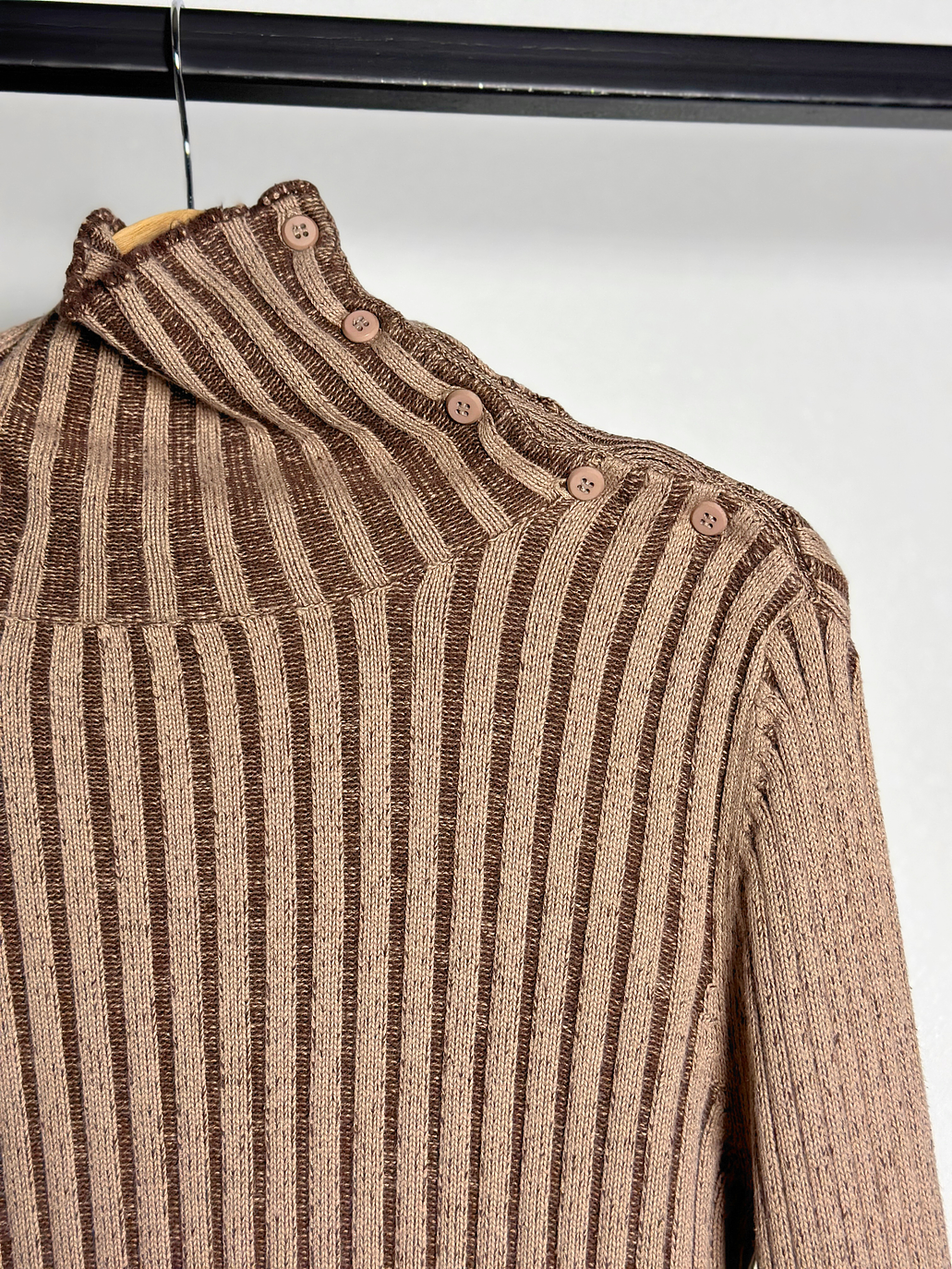 Chaleco café acanalado 2