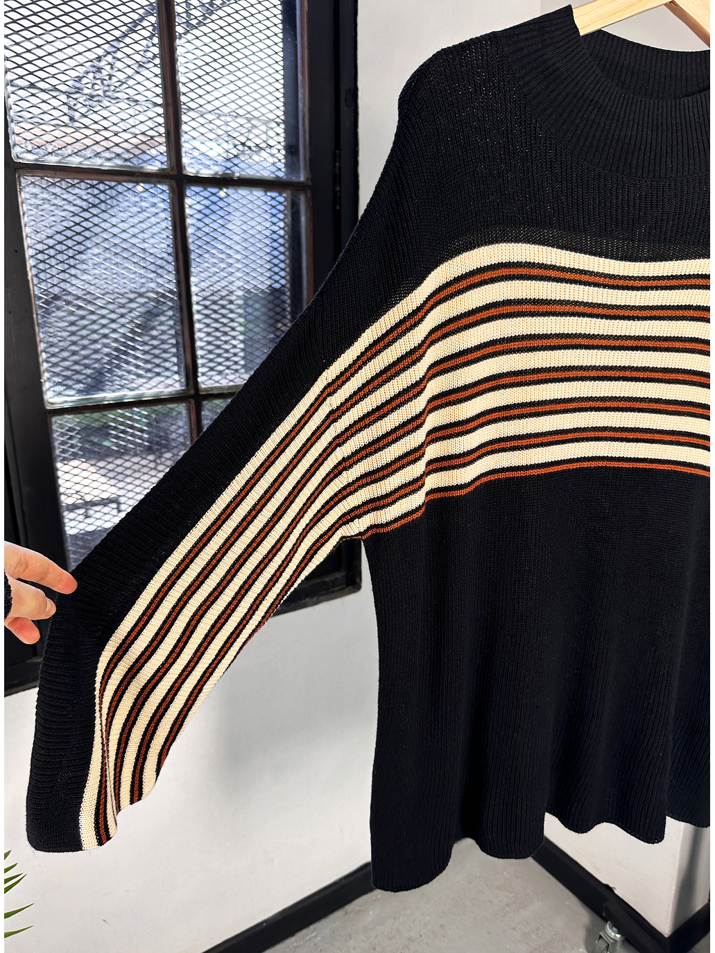 Chaleco negro con rayas  2