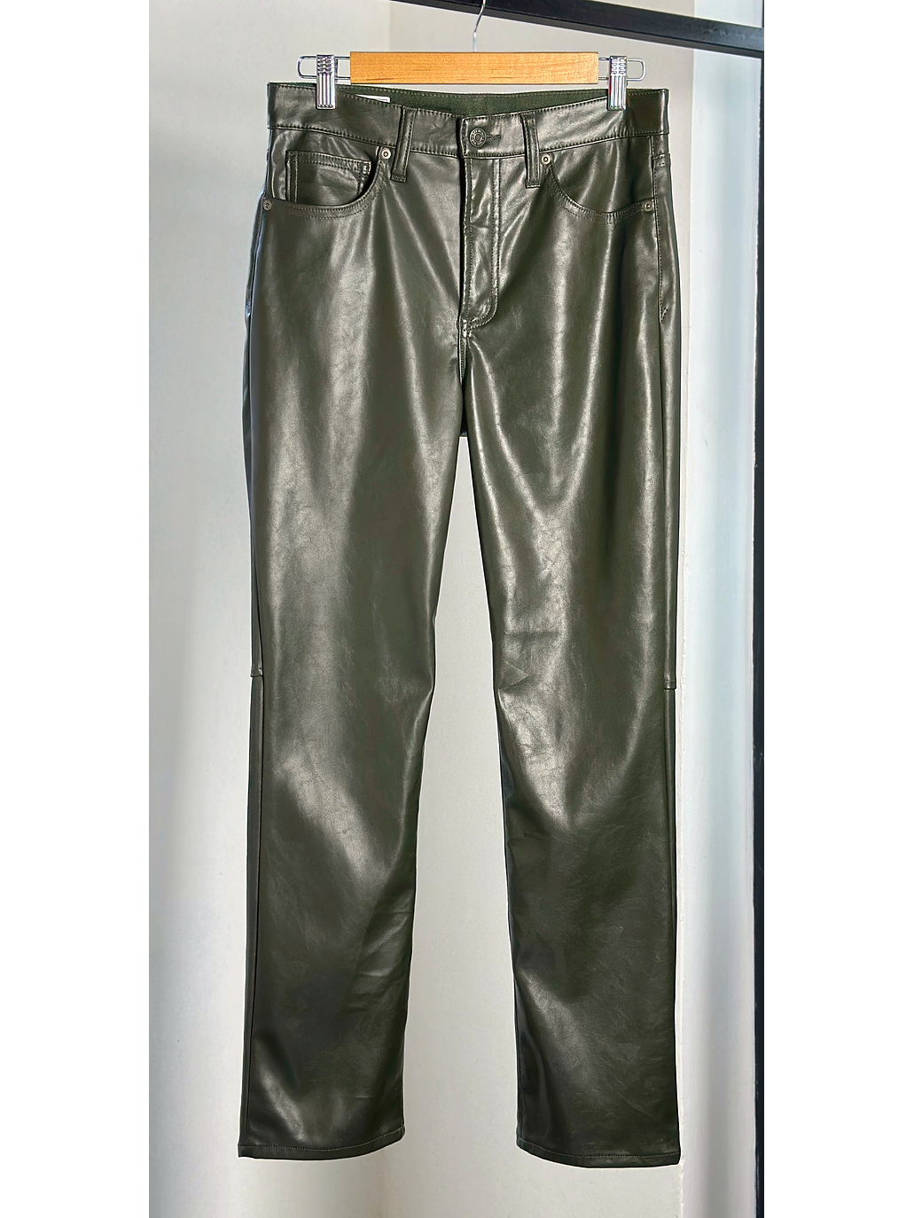 Pantalón cuerina verde  1